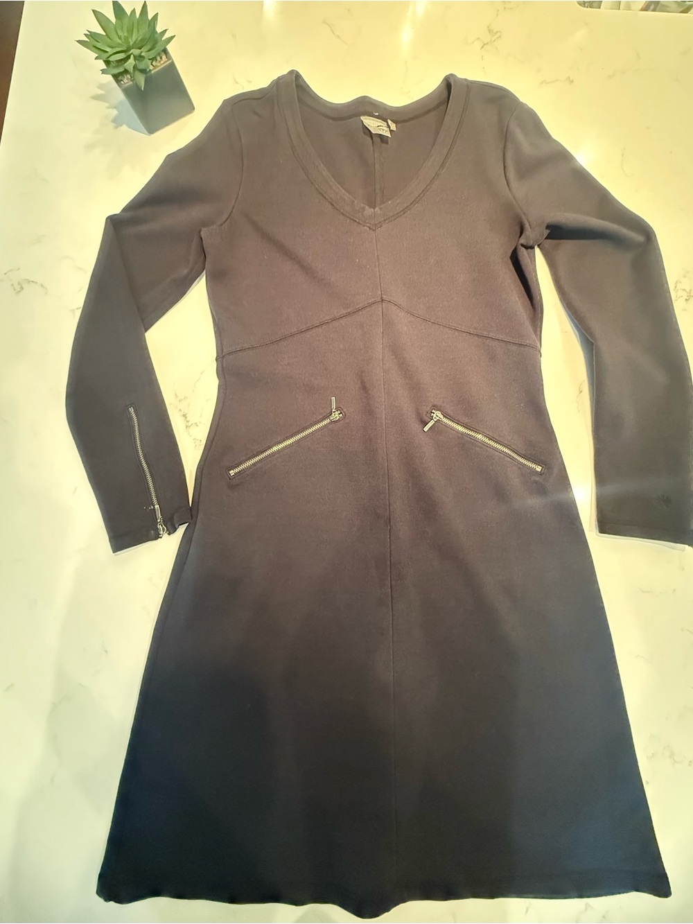 Size M Athleta Black Knit Long Sleeve Dress Zip Pocket Fit & Flare Midi Dress